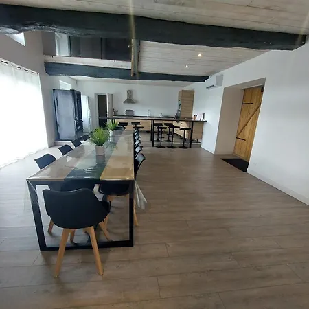 Holiday home 12 Personnes Avec Etang Et Piscine Saint-Hilaire-le-Vouhis