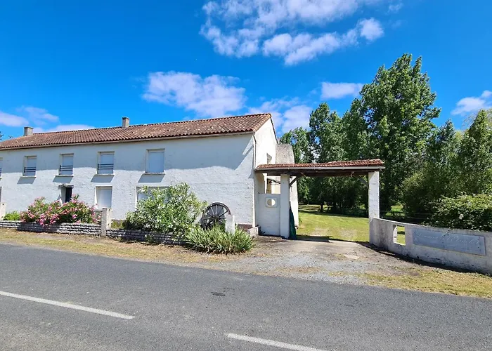 12 Personnes Avec Etang Et Piscine