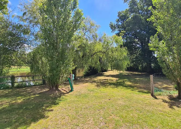 12 Personnes Avec Etang Et Piscine