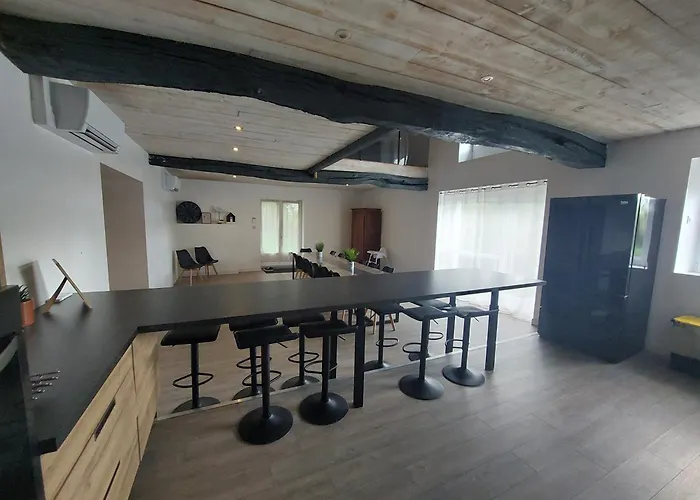 Casa de Férias 12 Personnes Avec Etang Et Piscine