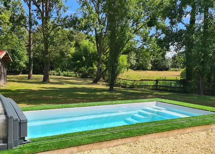 Casa de Férias 12 Personnes Avec Etang Et Piscine Saint-Hilaire-le-Vouhis
